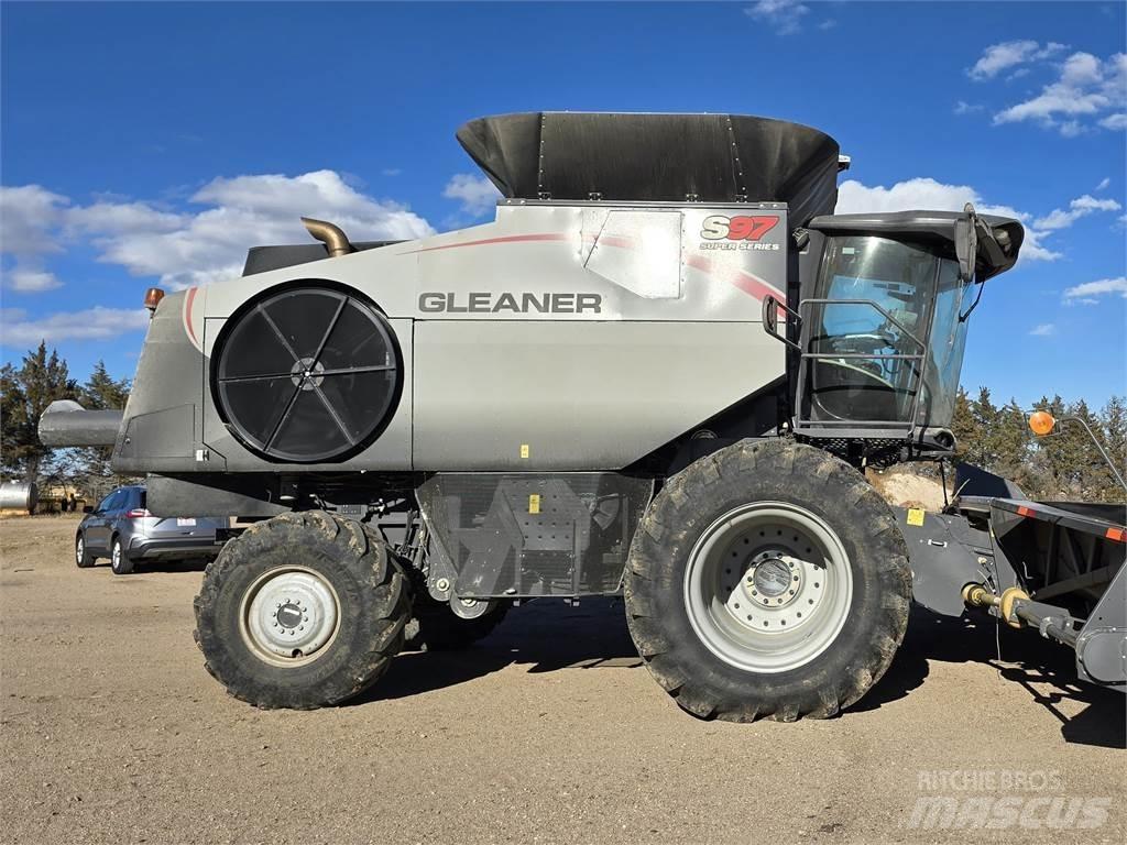 Gleaner S97 聯合收穫機