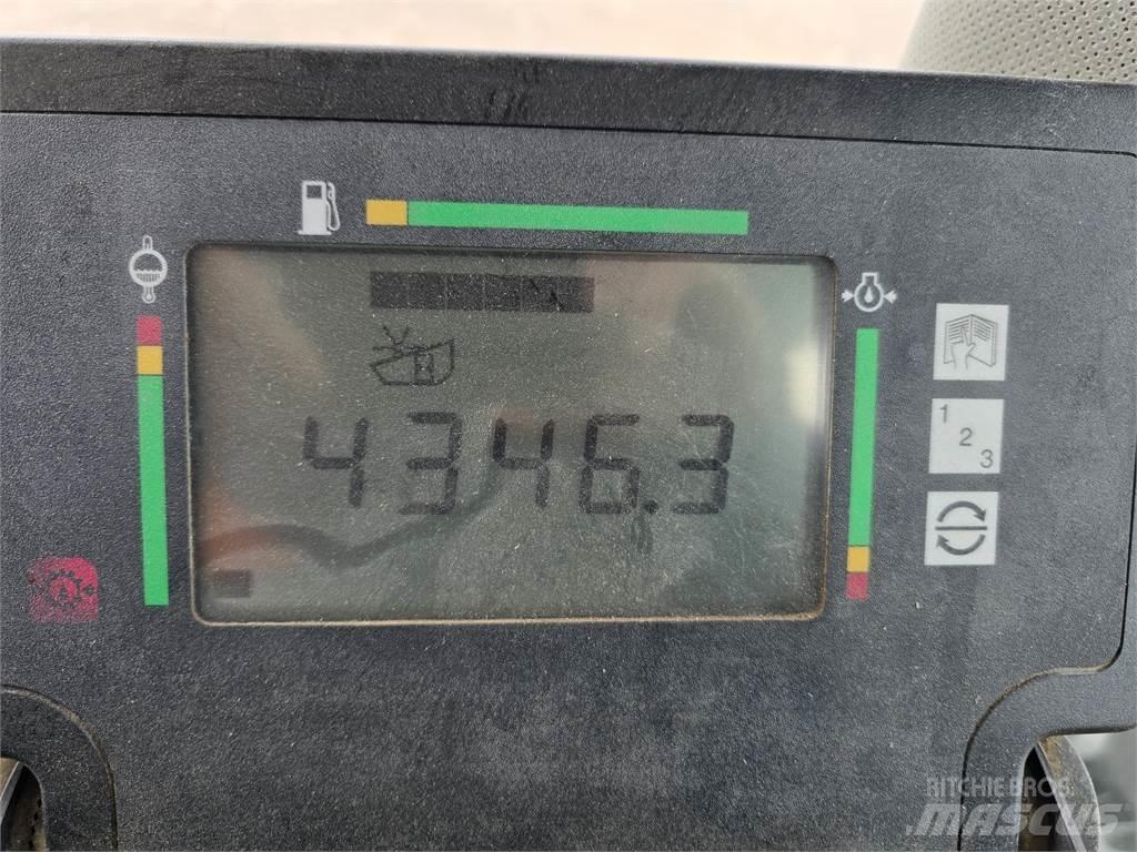 Hesston 8450 堆草機