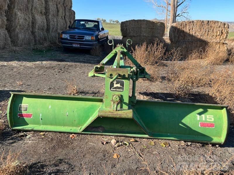 John Deere  田間拖曳