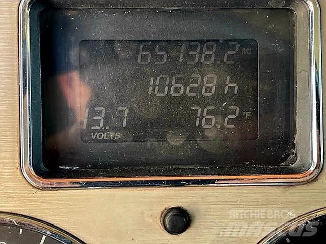 Mack GU713 其他貨車