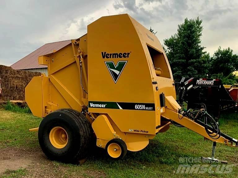 Vermeer 605N 圓型牧草打包機