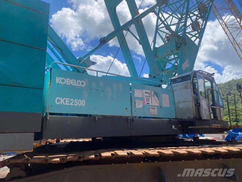 Kobelco CKE 2500 履帶式起重機