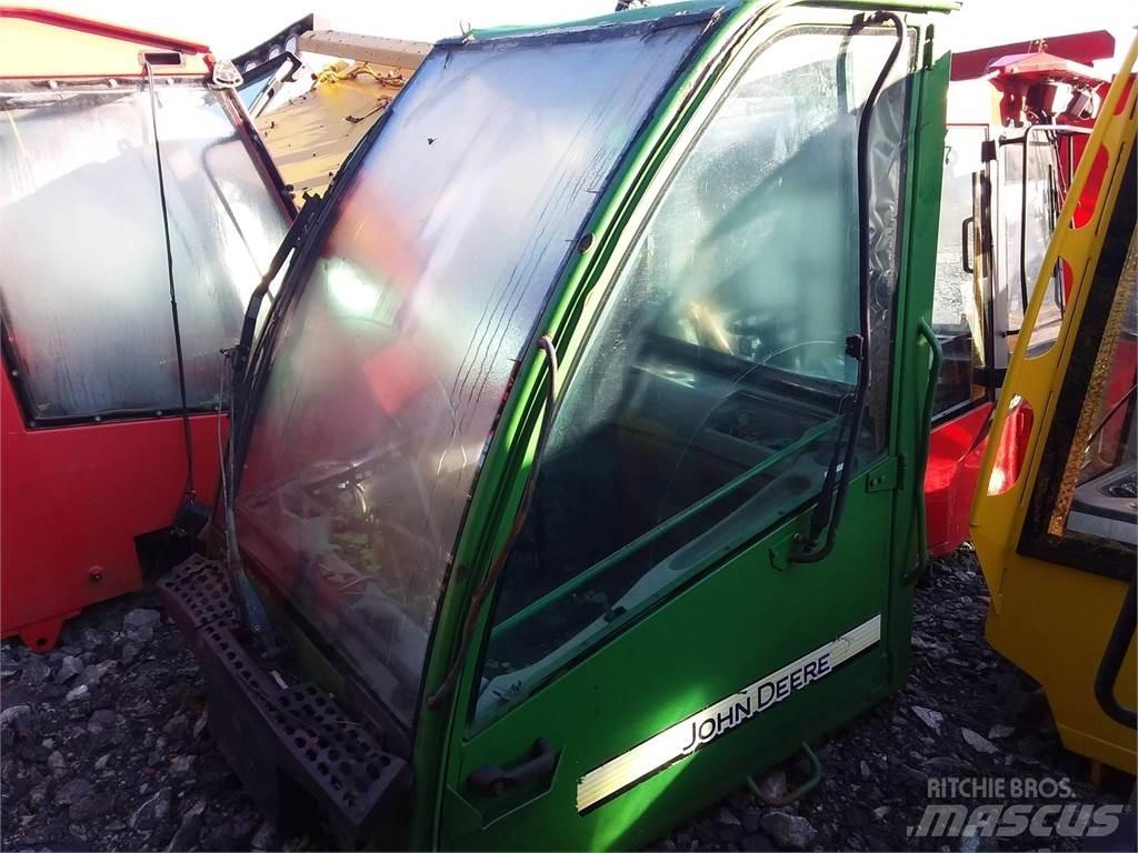 John Deere 1070d 駕駛室與內部