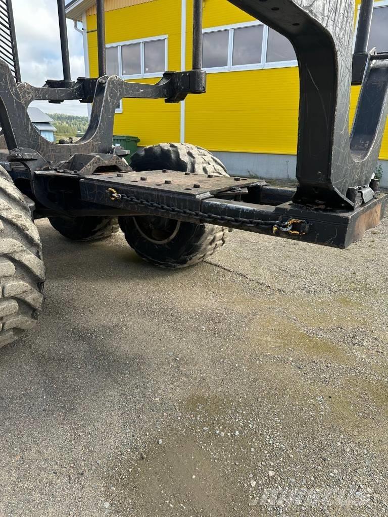 Komatsu 875 集運機