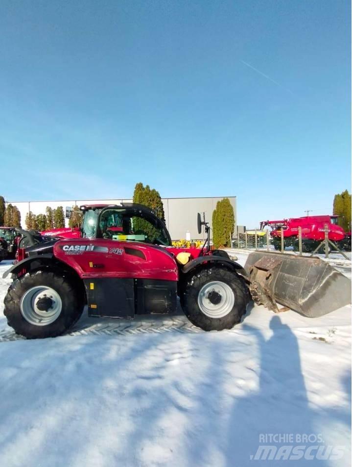 Case IH Farmlift 742 伸縮臂操作車