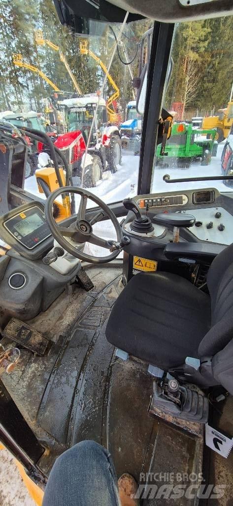 JCB 426 輪胎式裝載機