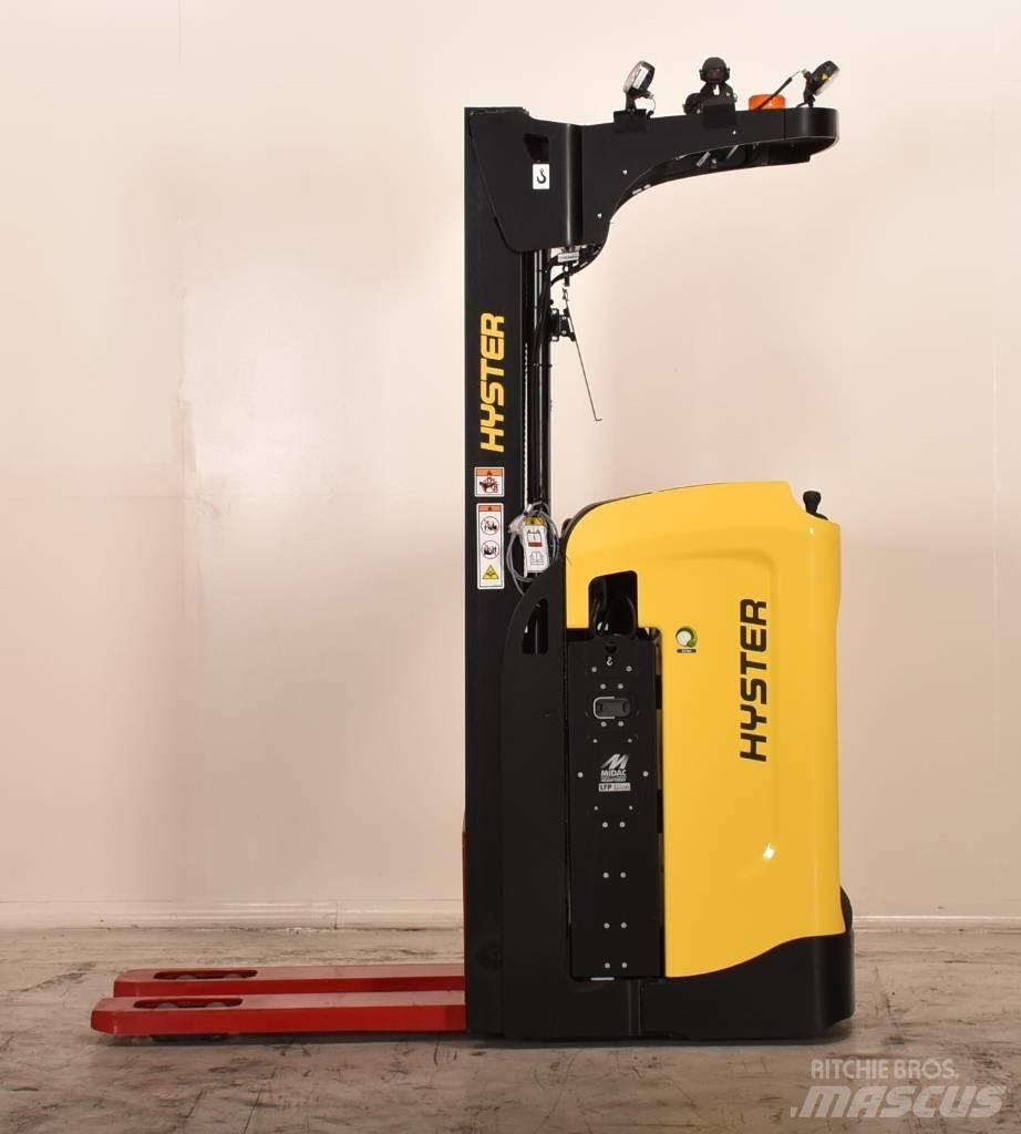 Hyster RS1.6 自走式堆積機