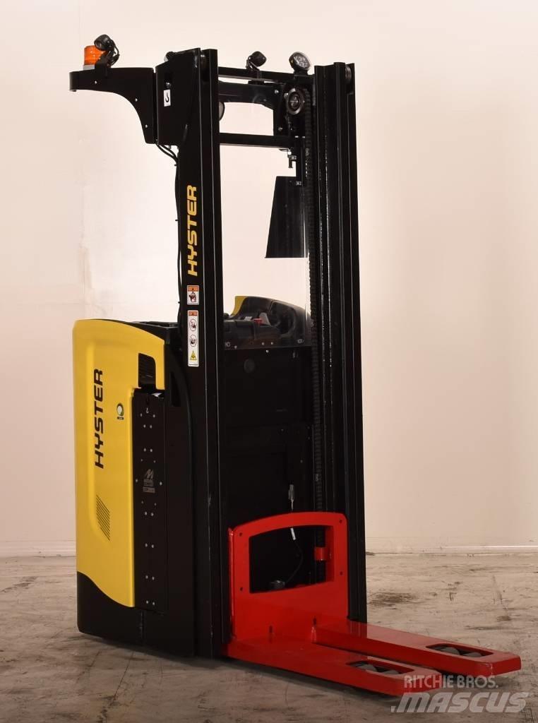Hyster RS1.6 自走式堆積機