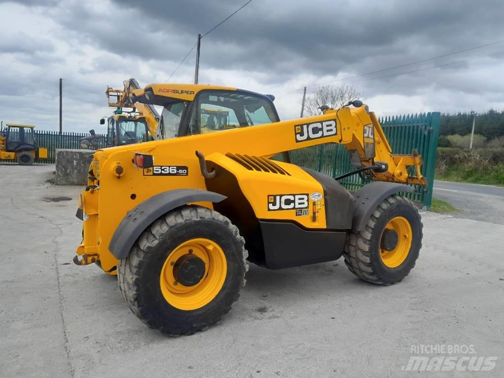 JCB 536-60 伸縮臂操作車