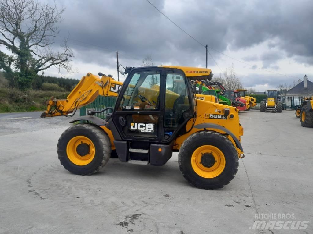 JCB 536-60 伸縮臂操作車