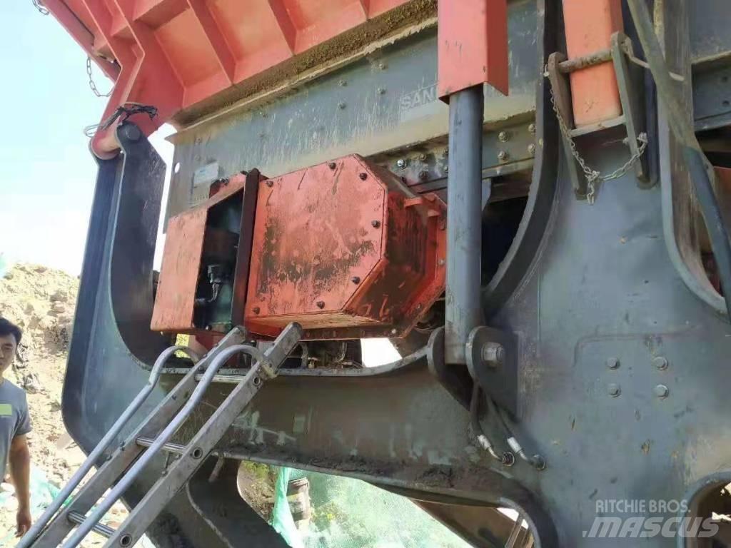 Sandvik QJ330 移動式壓碎機