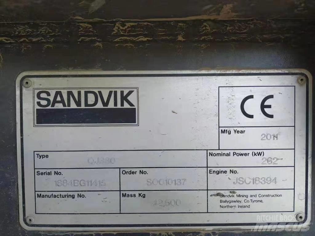 Sandvik QJ330 移動式壓碎機