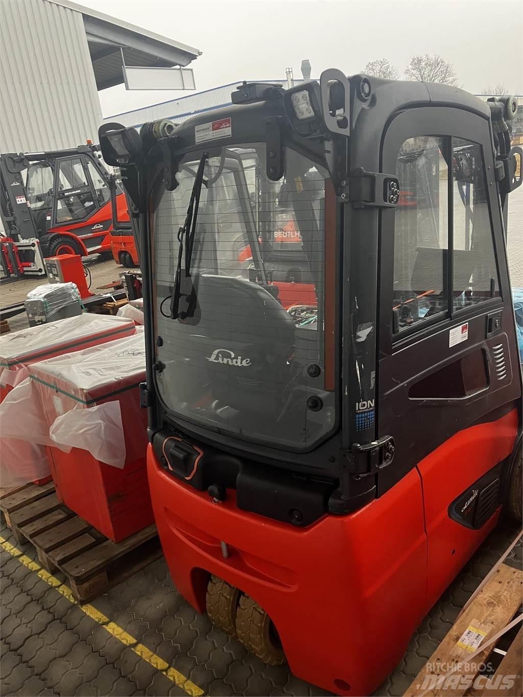 Linde E16C 電動堆高機