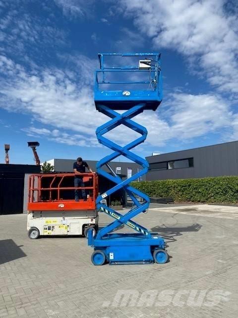 SkyJack SJ III 3219 剪式升降機