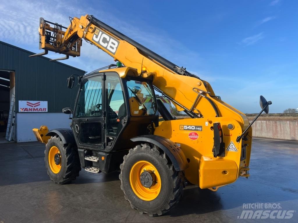 JCB 540-140 Hi Viz 伸縮臂操作車