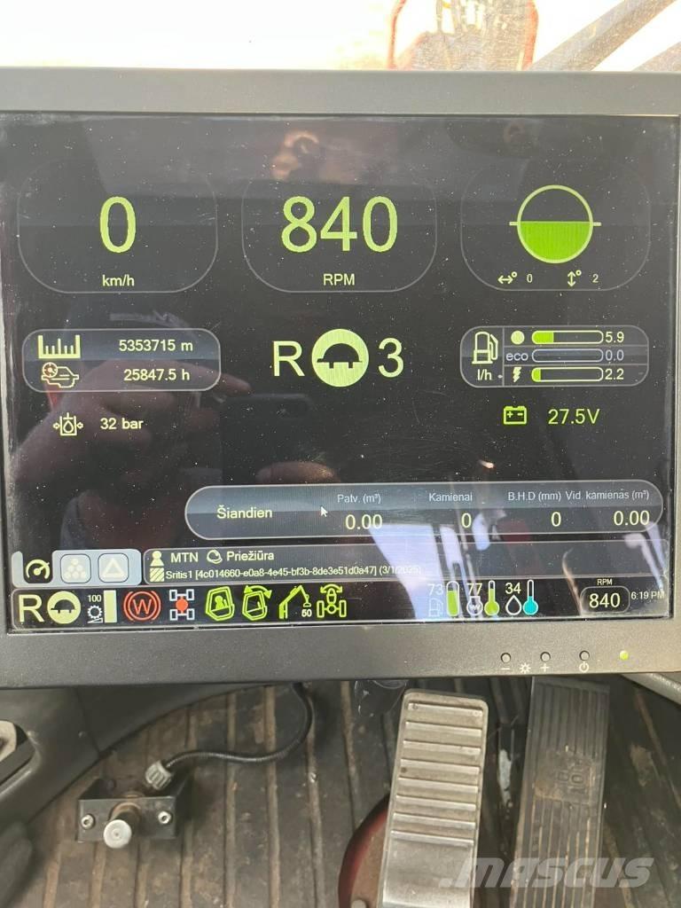 Komatsu 911.4 收穫機