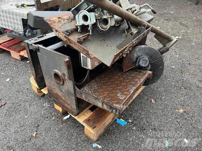 Volvo ABG2820 瀝青攤舖機/鋪路機