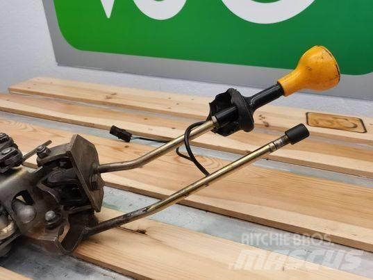 JCB 537-125 joystick 駕駛室與內部