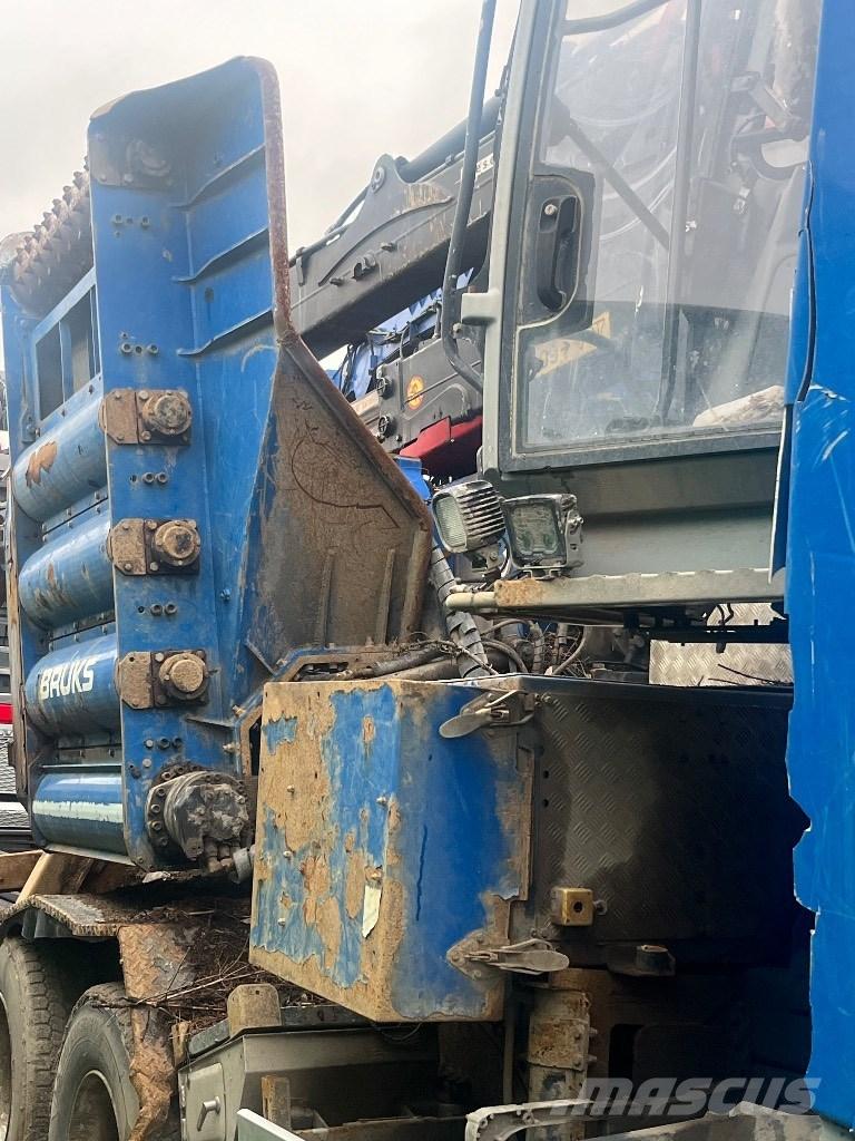 Volvo FH 750 木材分離器和切割機