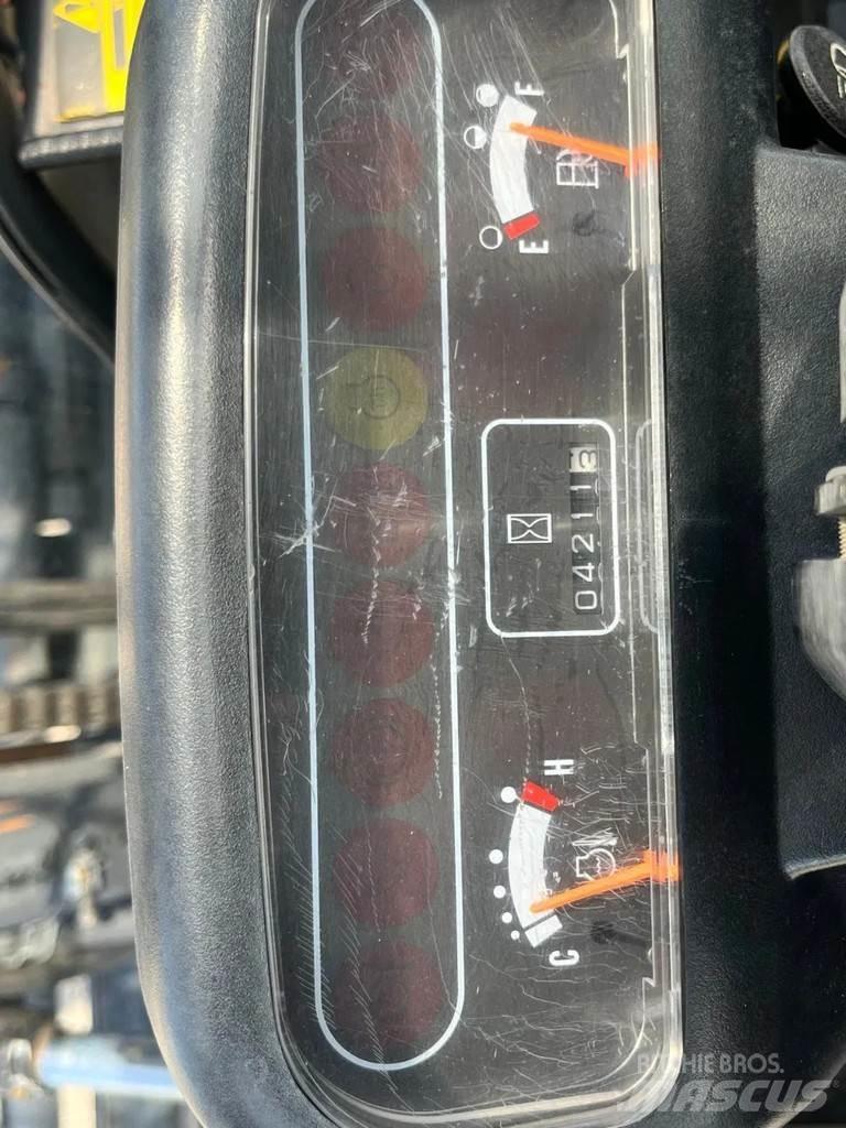 CAT DP70 柴油卡車