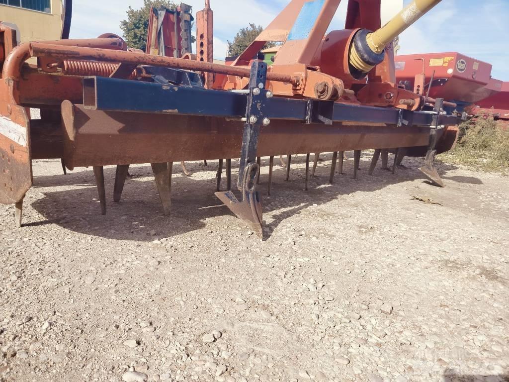 Kuhn HR 302 耙車
