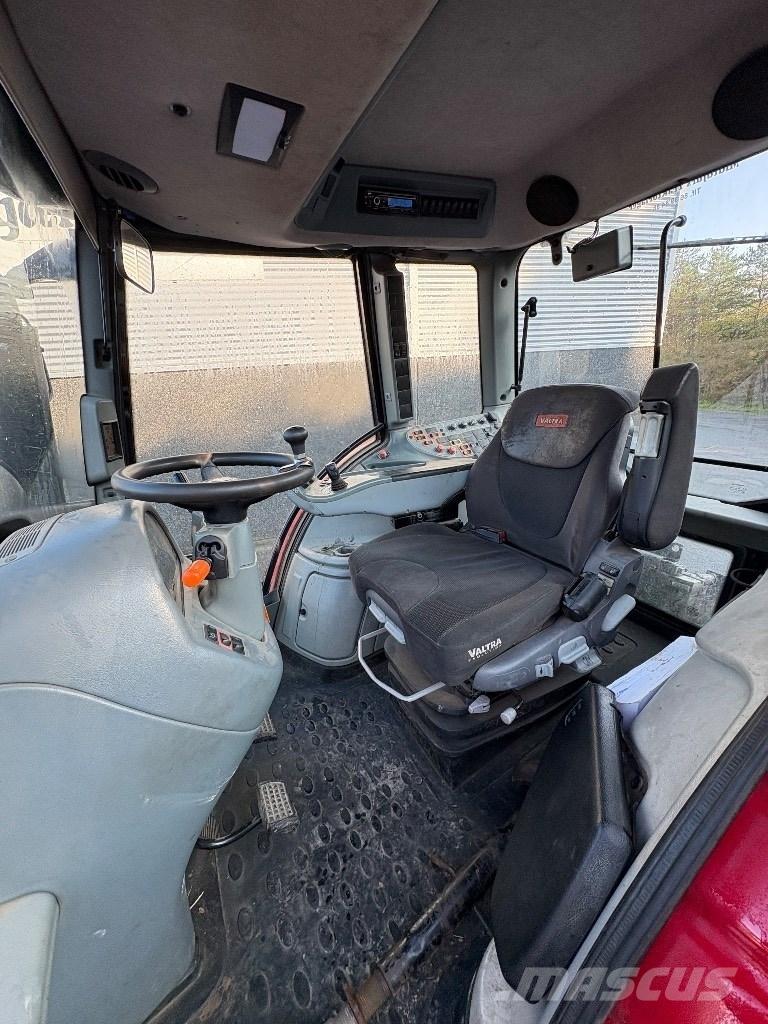 Valtra N 143 曳引機