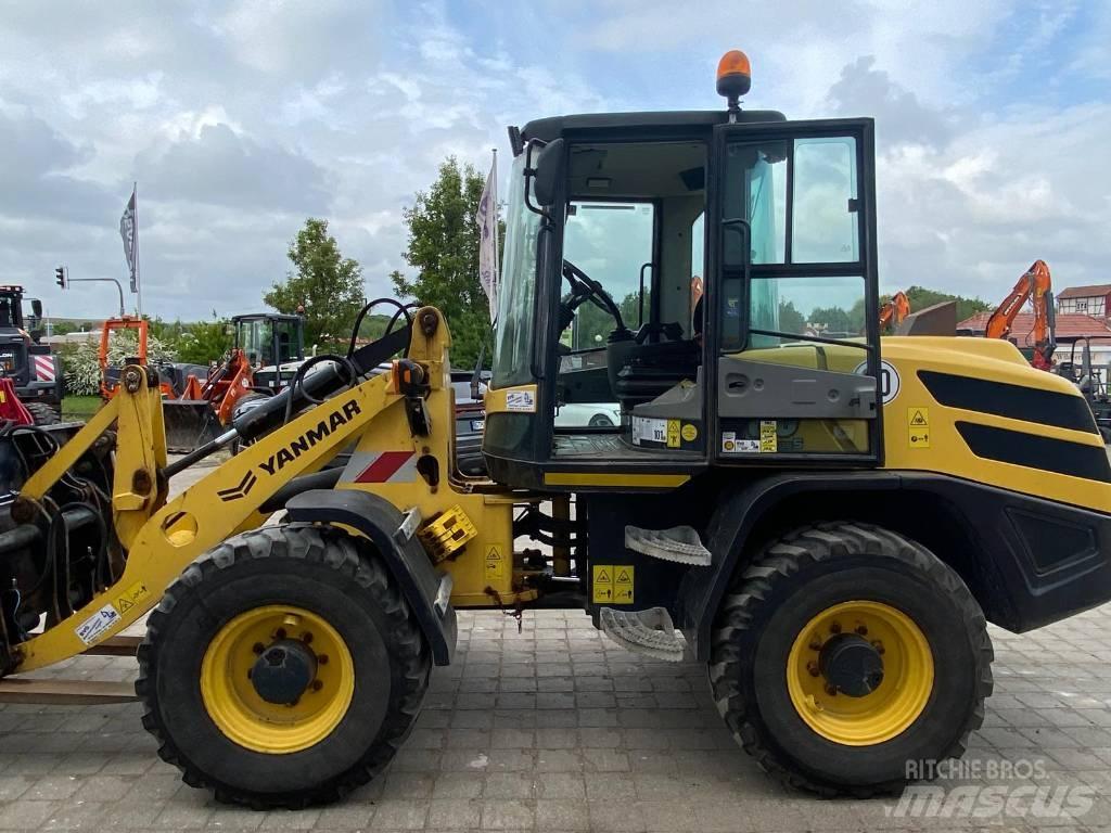 Yanmar V100 輪胎式裝載機