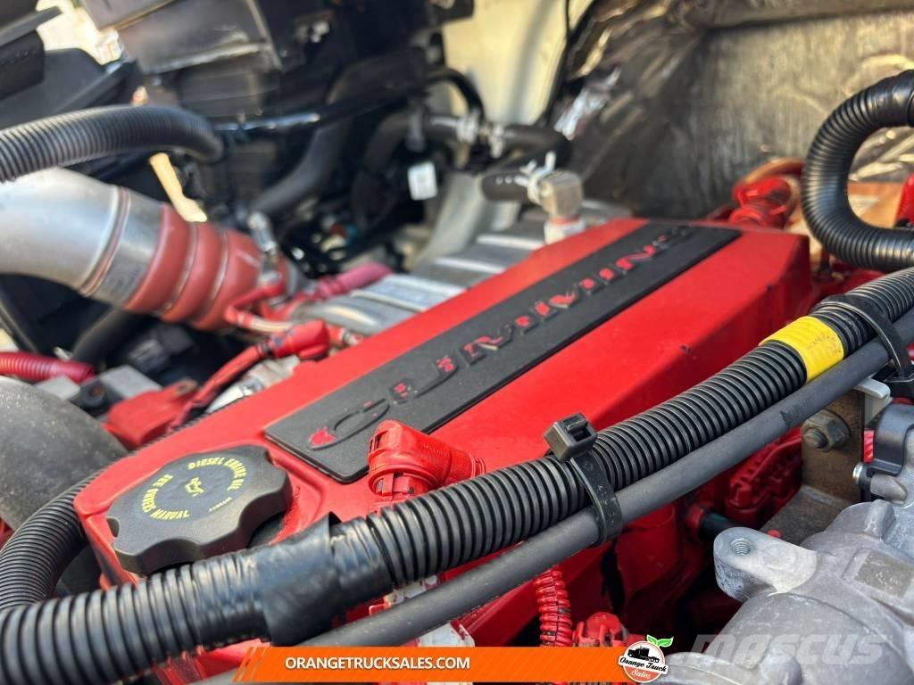 International MV607 貨箱式卡車