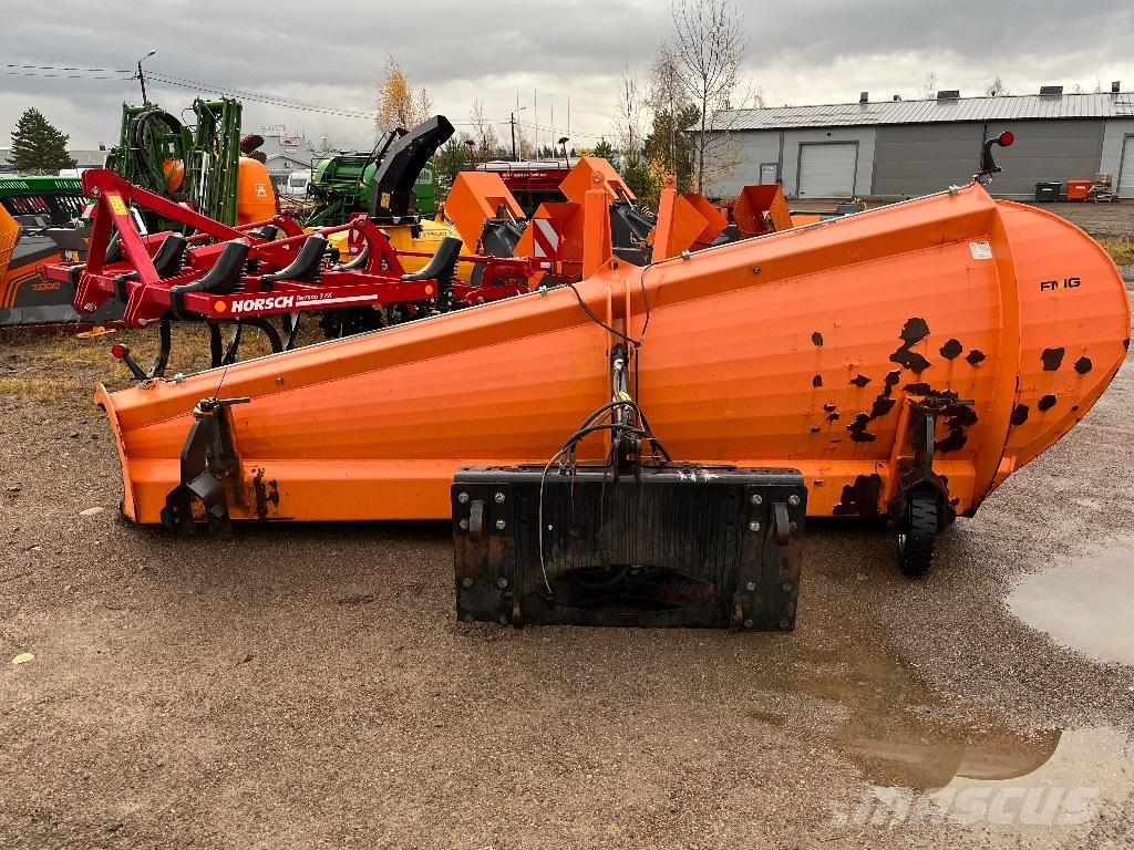 FMG 390 刮雪板和犁