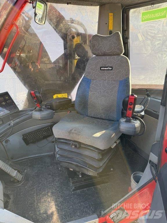 Komatsu 931 XC 收穫機