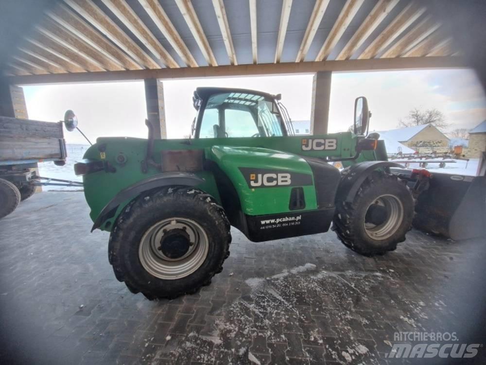 JCB 531-70 伸縮臂操作車