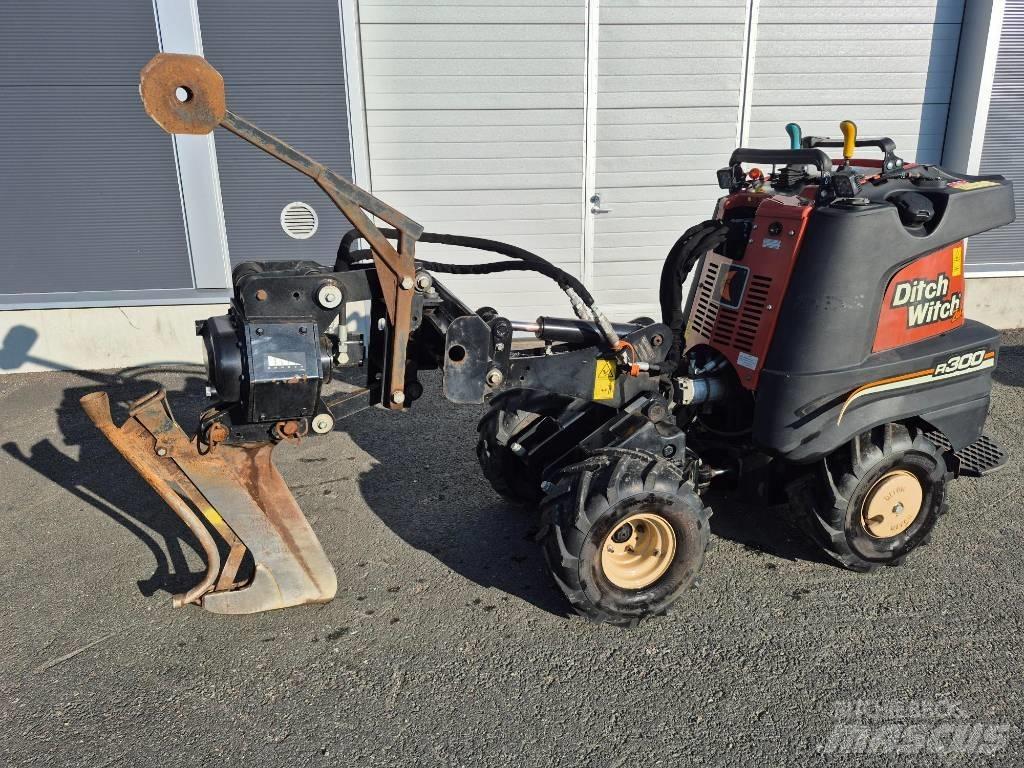 Ditch Witch R300 掘溝機