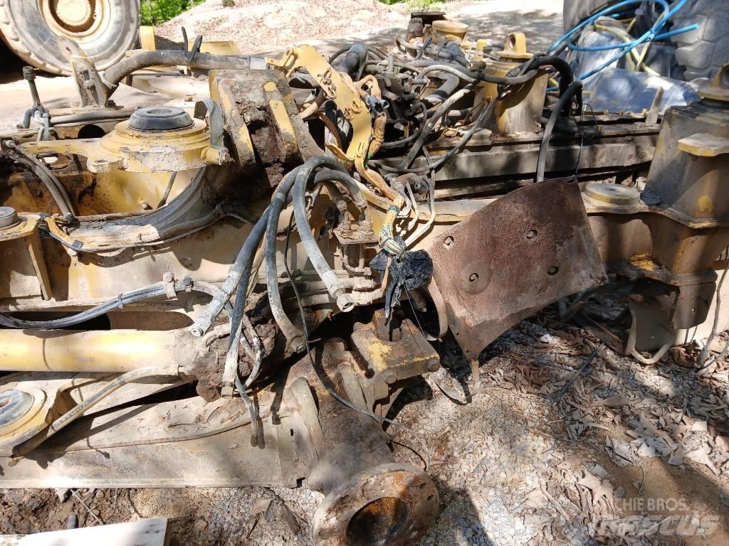 CAT 730 鉸接式起吊車