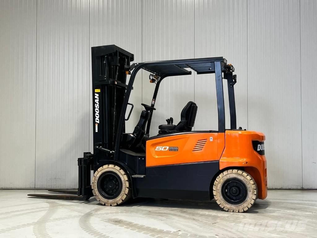 Doosan B50X-7 電動堆高機