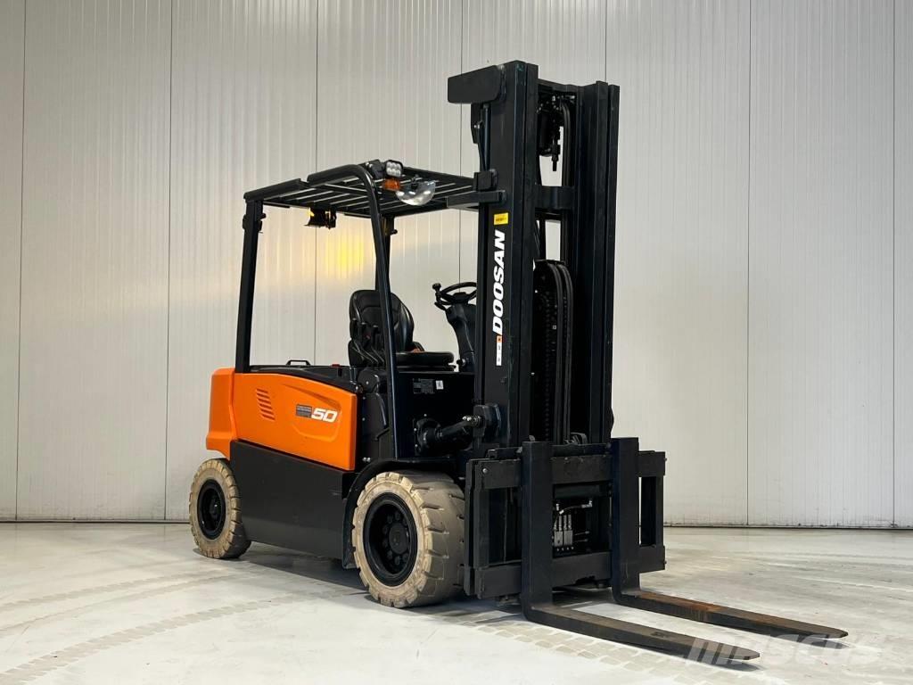 Doosan B50X-7 電動堆高機