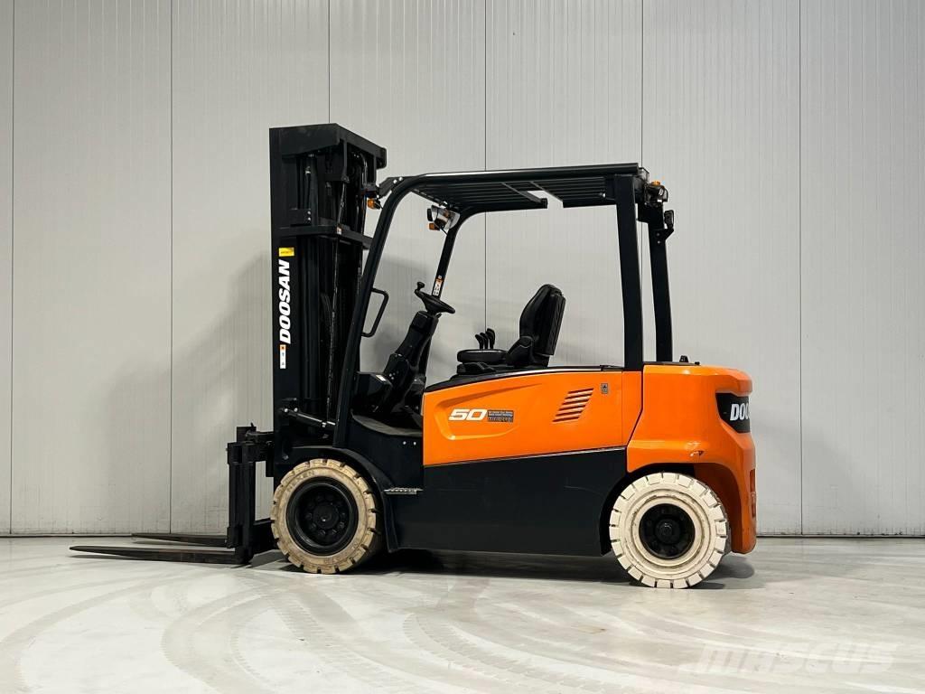 Doosan B50X-7 電動堆高機