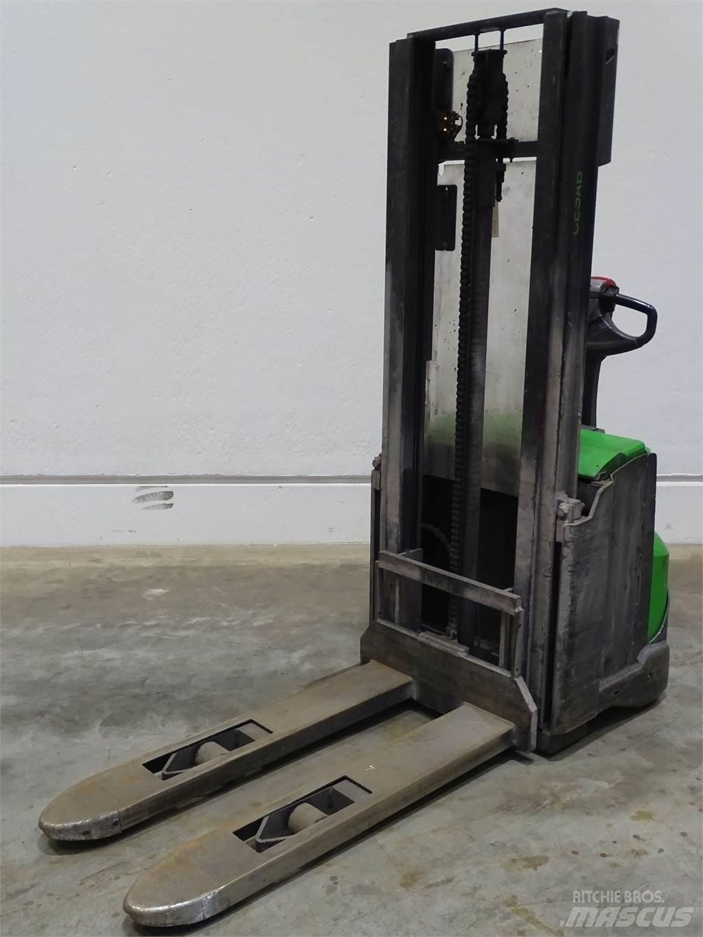 Cesab S210 行走控制式堆積機