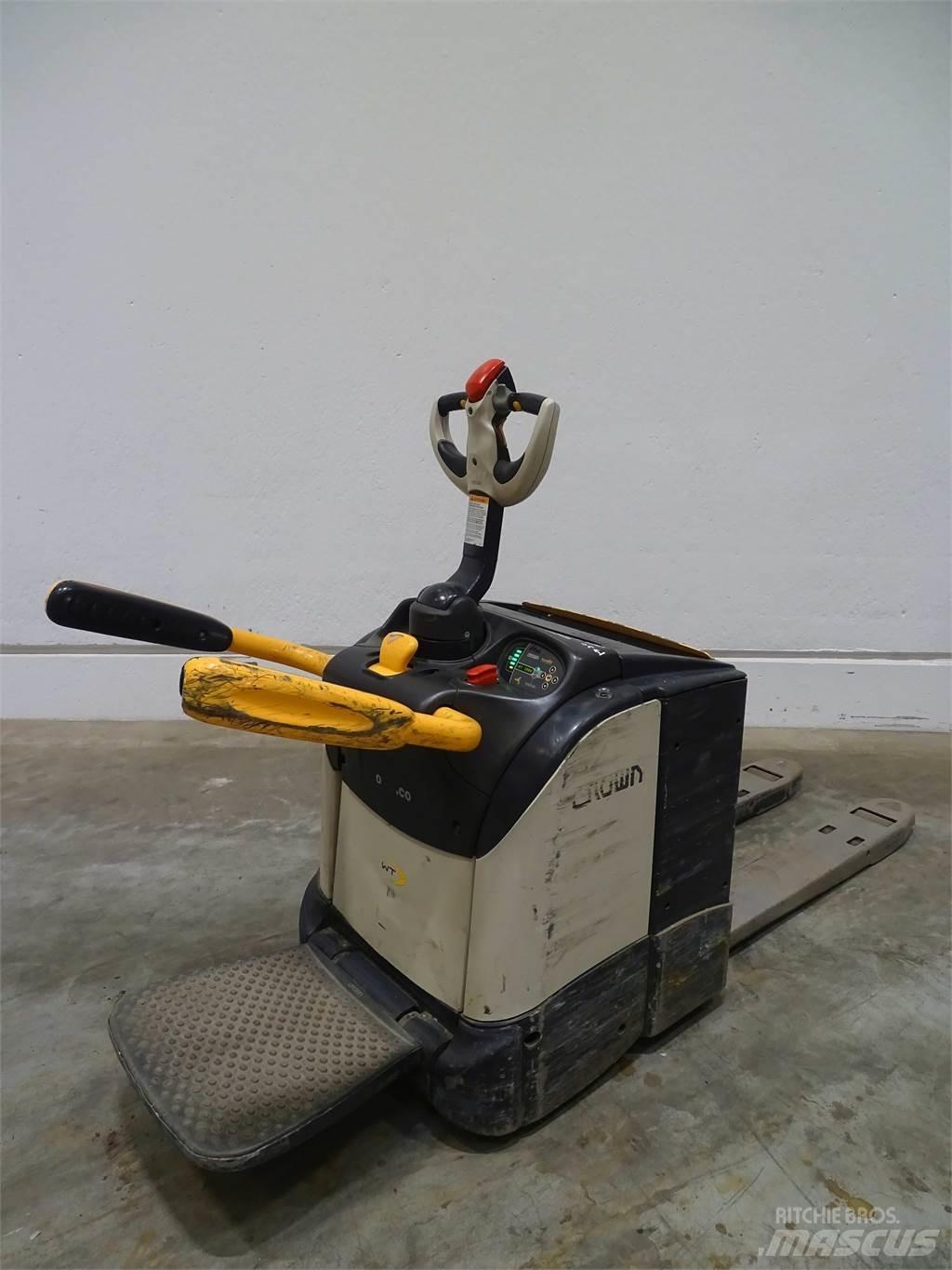 Crown WT3040 低架升降機