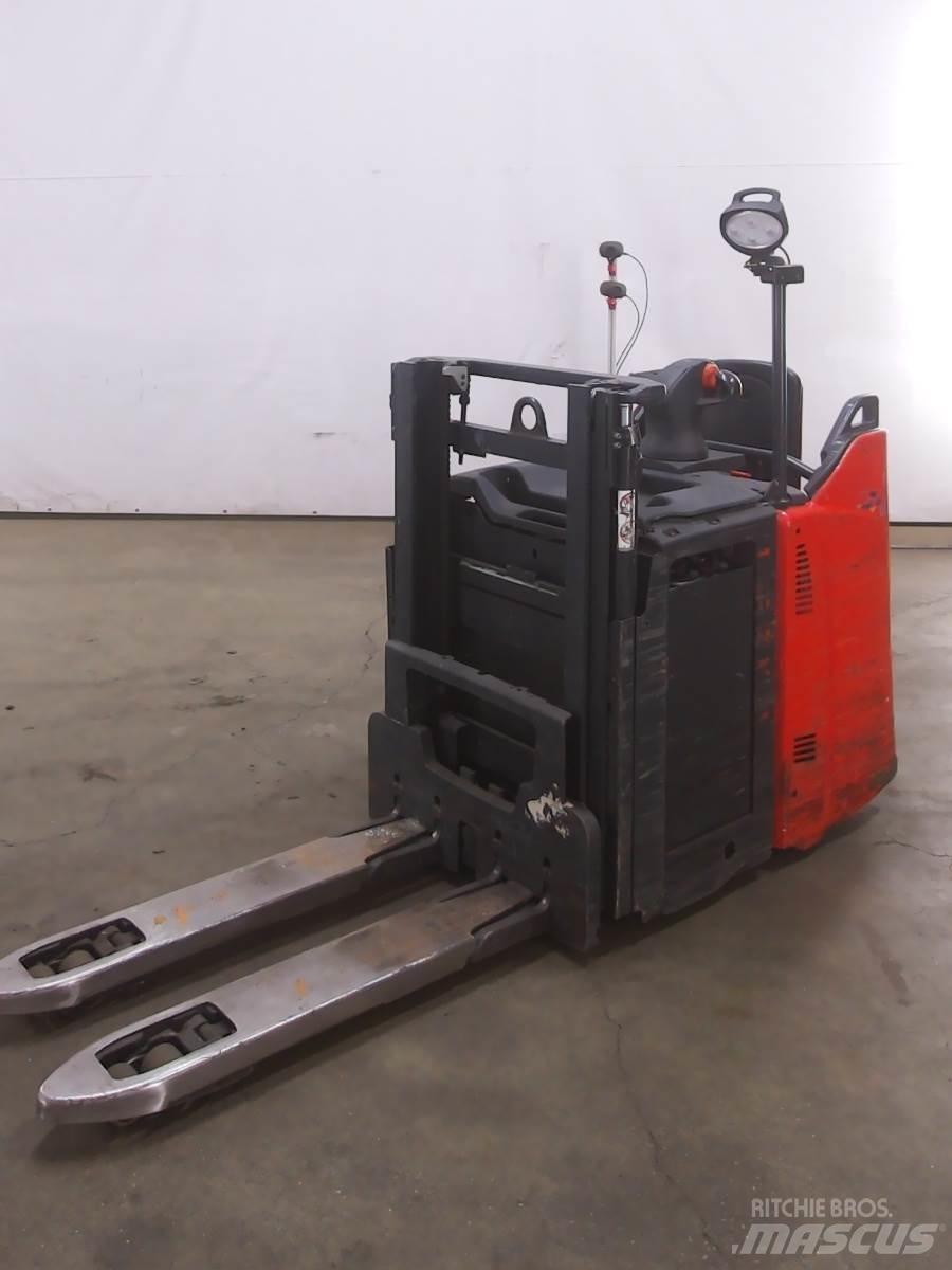 Linde D12HPSP 行走控制式堆積機