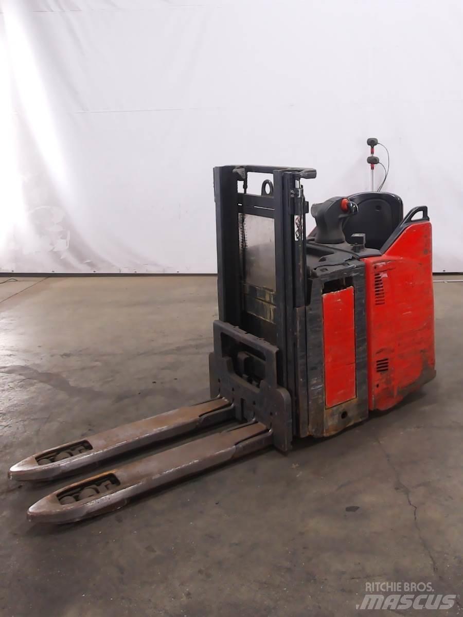 Linde D12P 行走控制式堆積機
