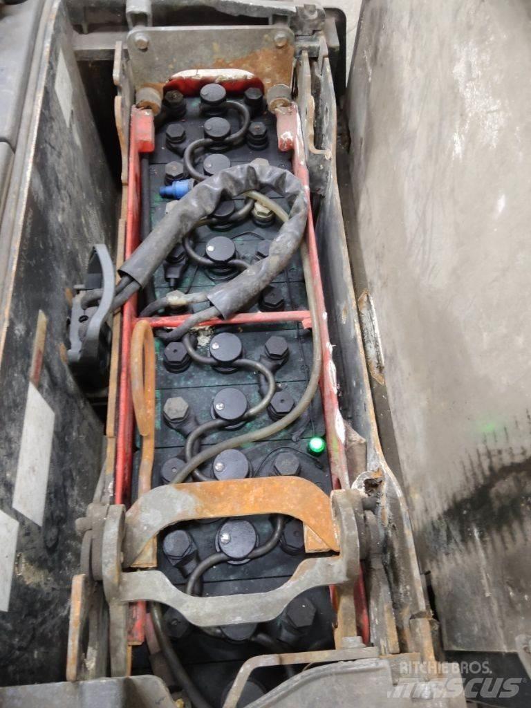 Linde D12P 行走控制式堆積機