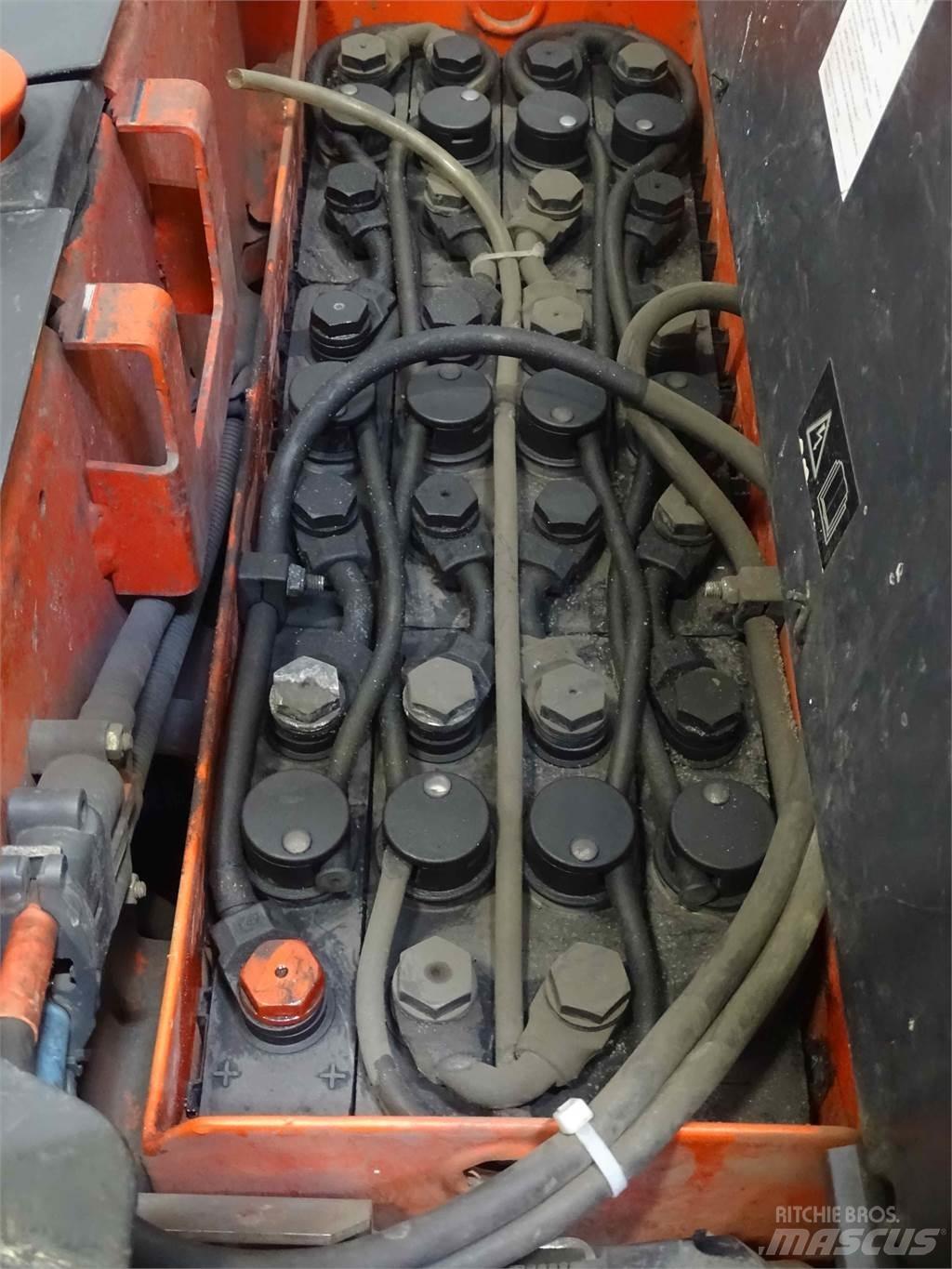 Linde L14AP 行走控制式堆積機