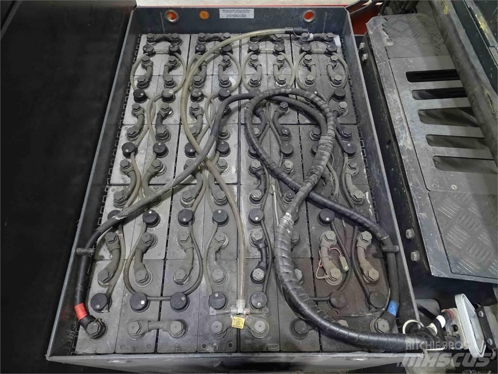 Linde P250 牽引車