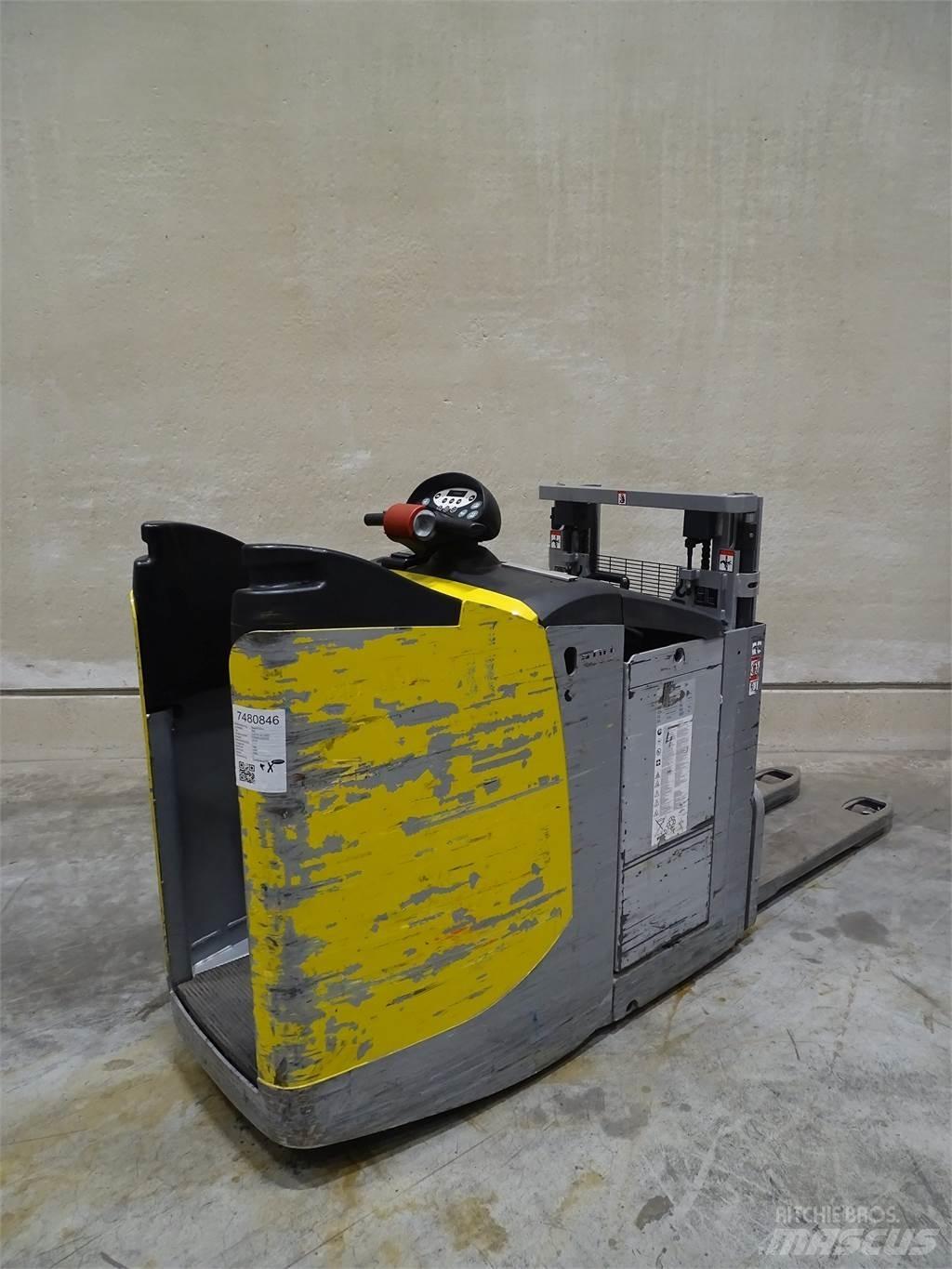 Still EXD-S20 行走控制式堆積機