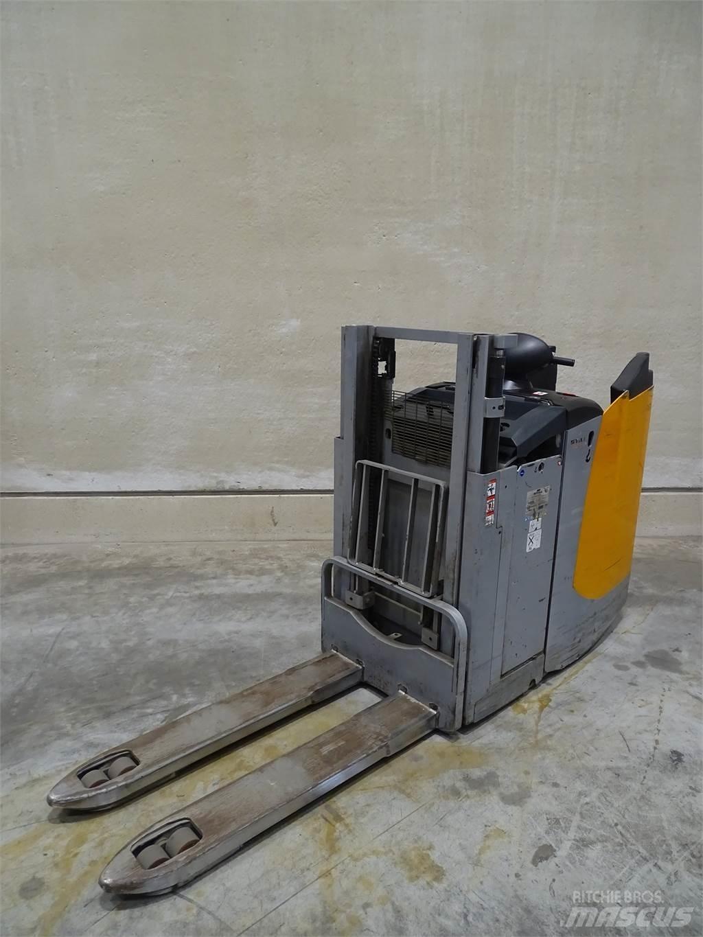 Still EXD-S20 行走控制式堆積機