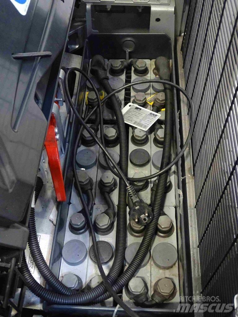 Still EXV16 行走控制式堆積機
