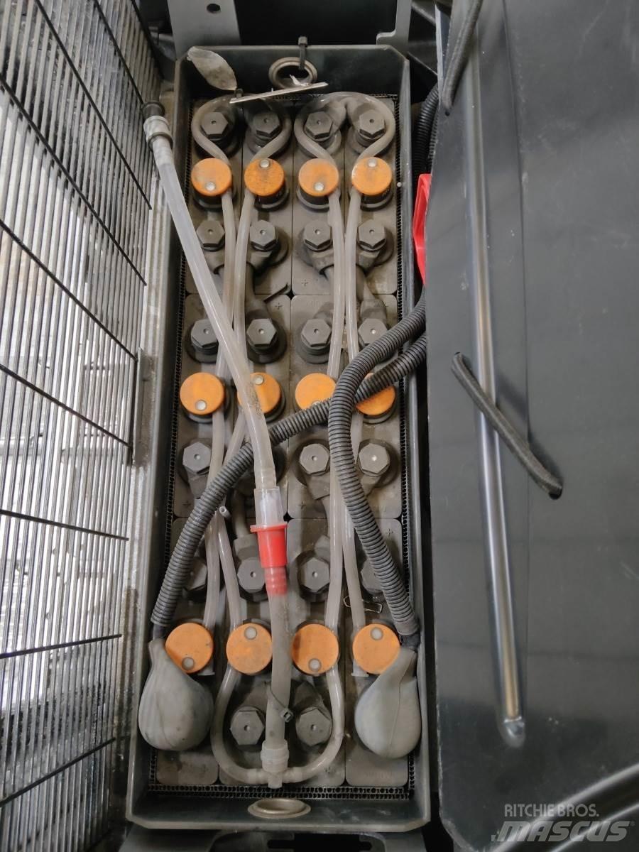 Still EXV16 行走控制式堆積機