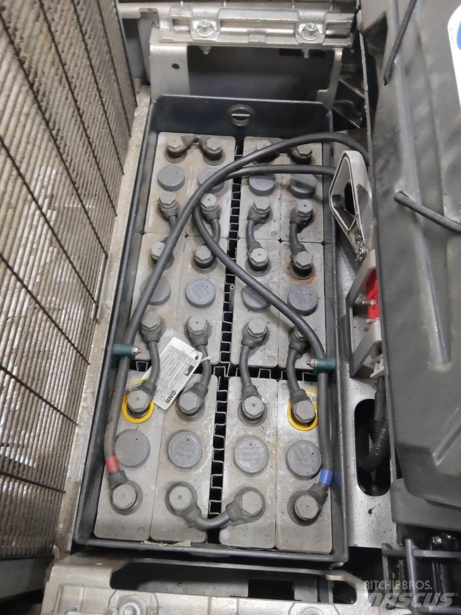 Still EXV20 行走控制式堆積機
