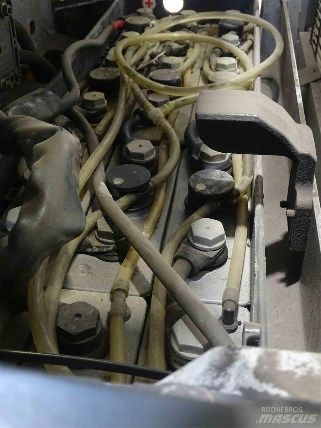 Still FXV14N 行走控制式堆積機