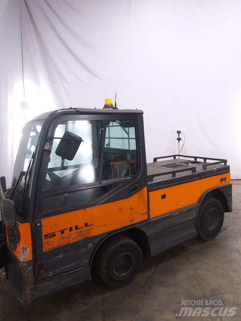 Still R07-25 牽引車